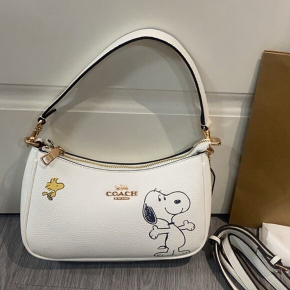 Coach X Peanuts Teri Shoulder Bag With Snoopy - Picture 1 of 10
